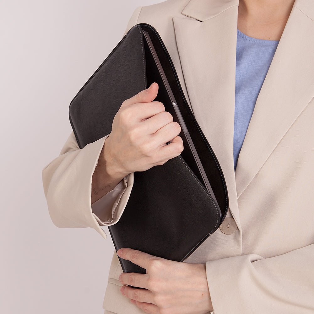 Pouch for Macbook 14'' Natural Black Leather | Marcel Robert - 3