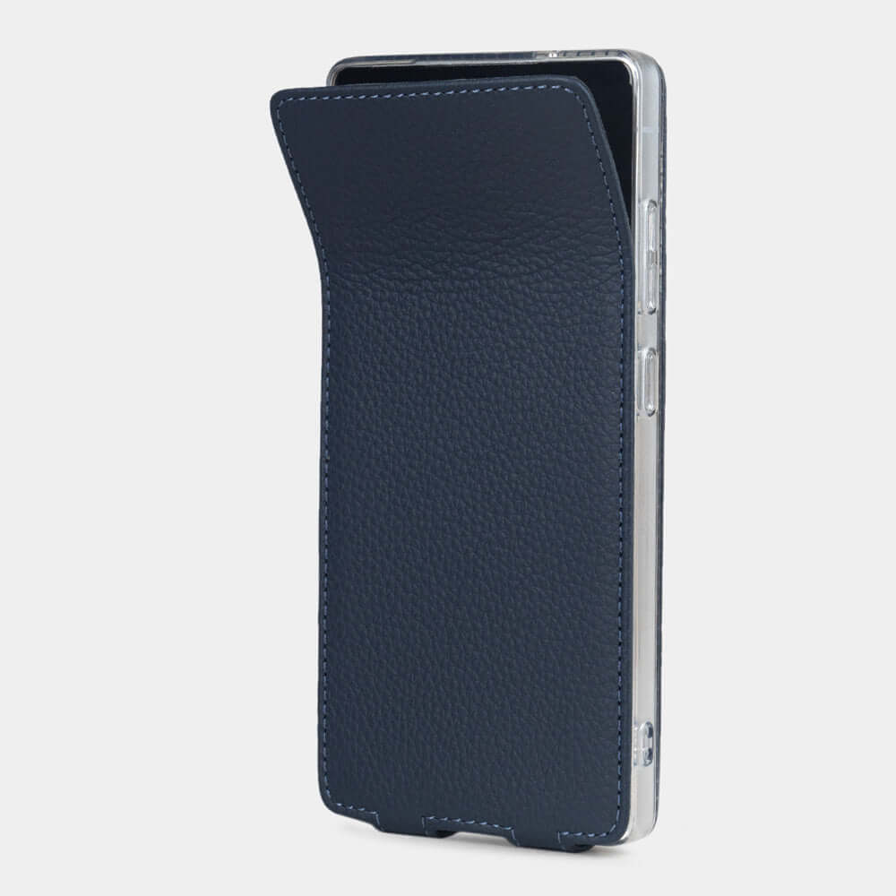 Flexible leather cover and protection for your Galaxy S25 Ultra in dark blue