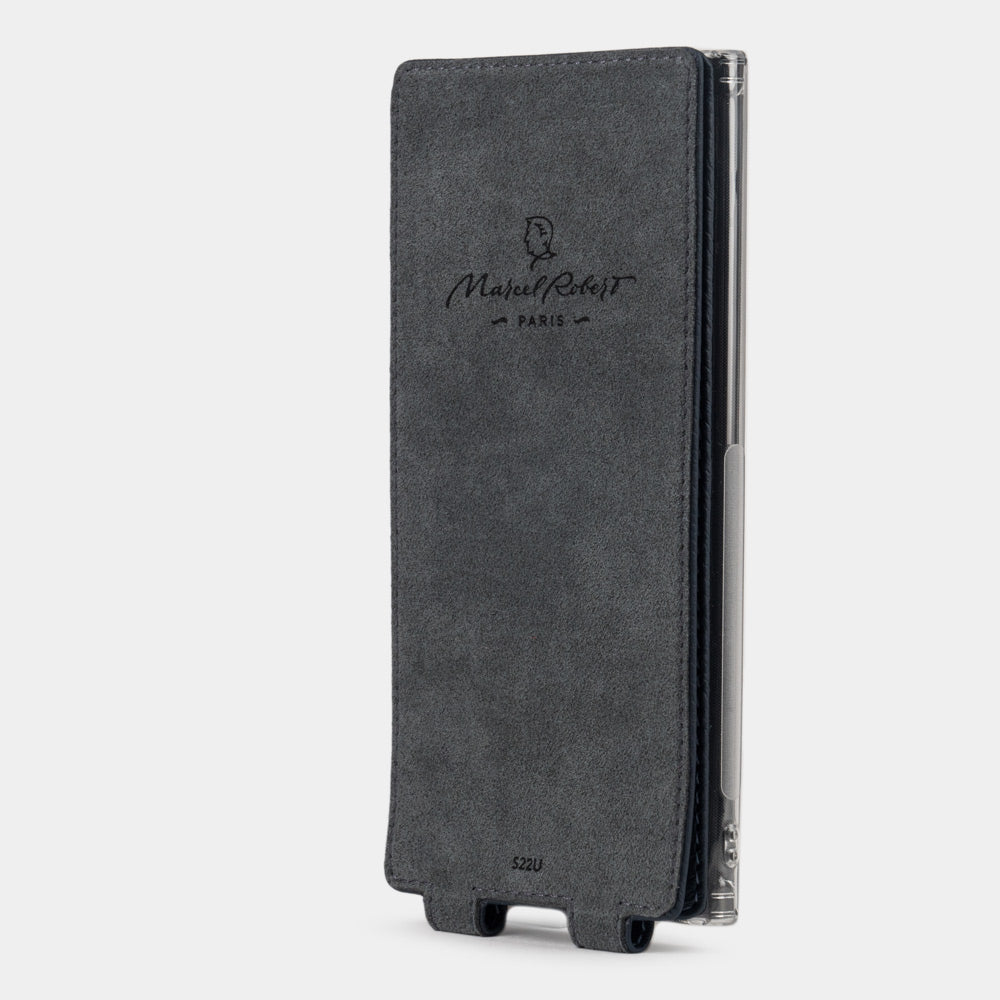 Interior de la funda de piel flip Samsung S24 Ultra azul, forro Alcantara con logo Marcel Robert Paris grabado