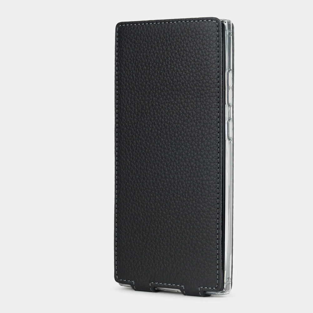 Funda de piel flip Samsung S23 Ultra en piel de becerro negra, solapa magnética cerrada plana — vista frontal