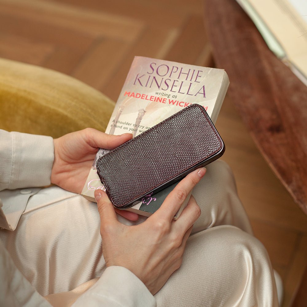 case iPhone 13 pro lizard bordeaux | Marcel Robert