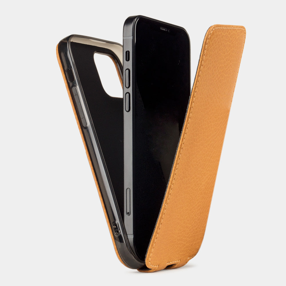 custodia iPhone 12 Pro Max in pelle di vitello ocra — cover a ribalta magnetica fatta a mano Marcel Robert