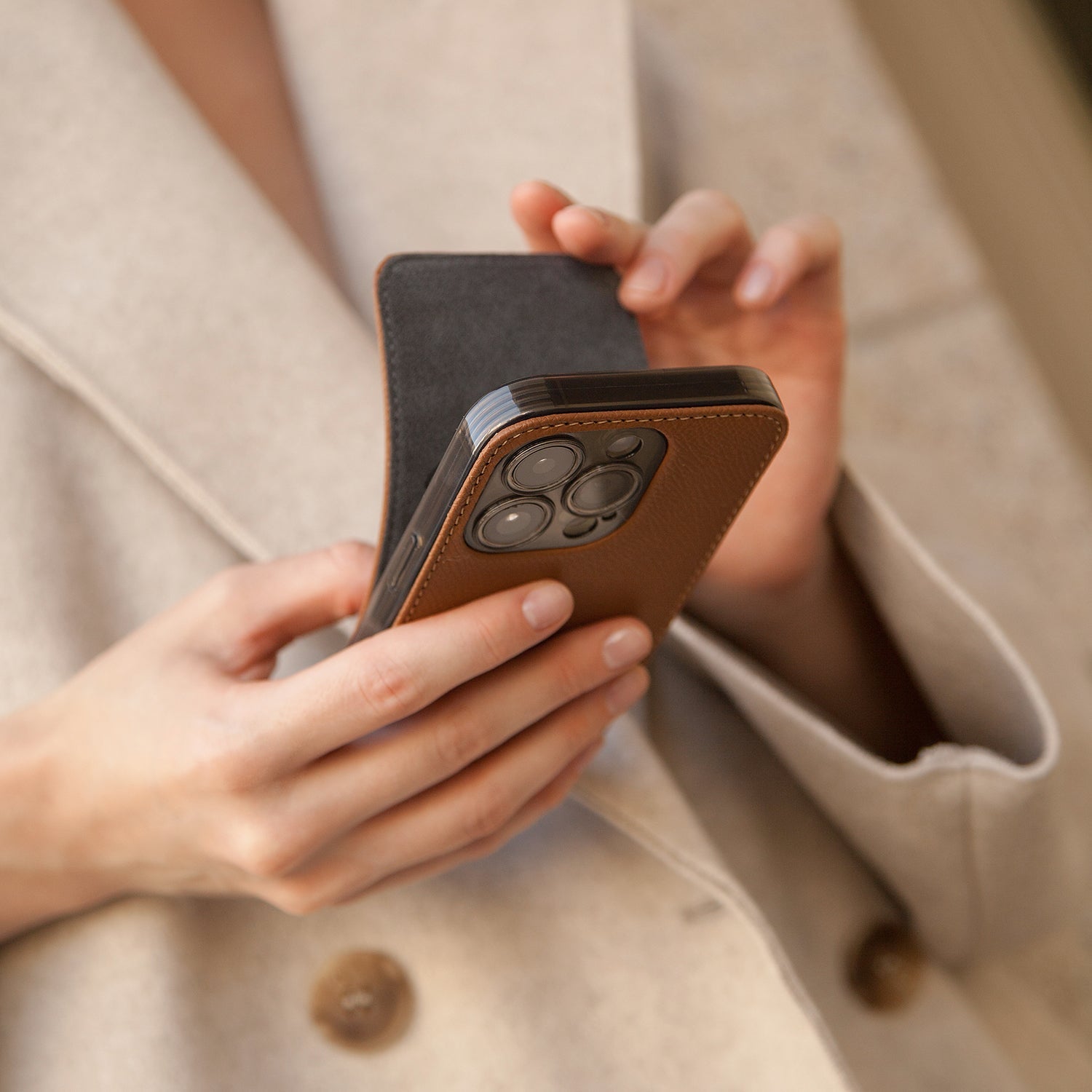 gold calfskin Case iPhone 15 Pro - flat side view displaying ultra-thin handcrafted design, USB-C port opening and precise edge finishing