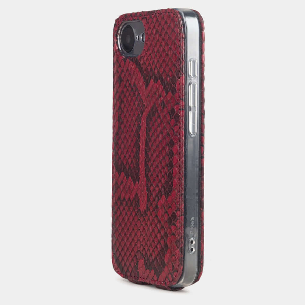 Bordeaux Python Case iPhone 16e - view from camera side and how the lenses are efficiently protected