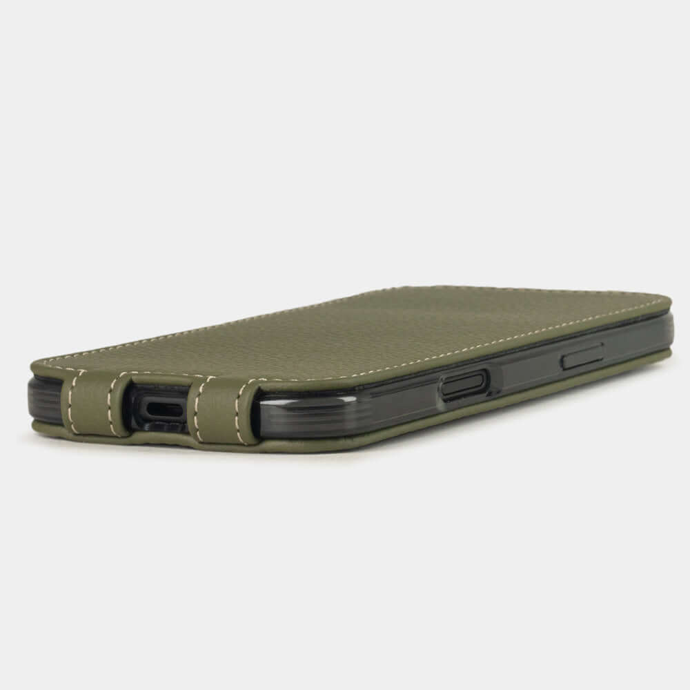 Green Calfskin Case iPhone 17 Air - flat side view displaying ultra-thin handcrafted design, USB-C port opening and precise edge finishing