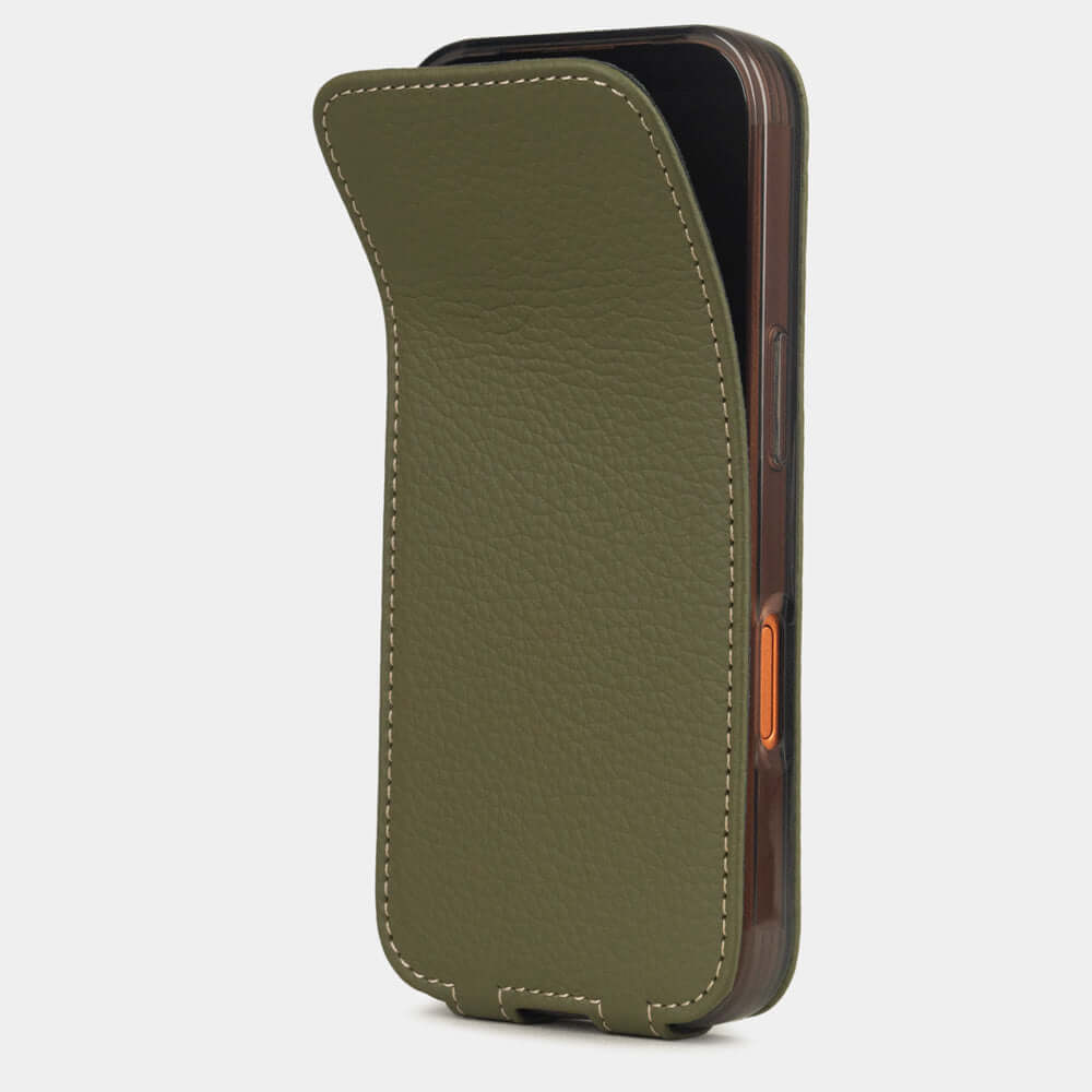 Green Calfskin Case iPhone 17 Pro Max – phone flip case with textured natural scale pattern, flexible front cover folding back to protect the smartphone screen