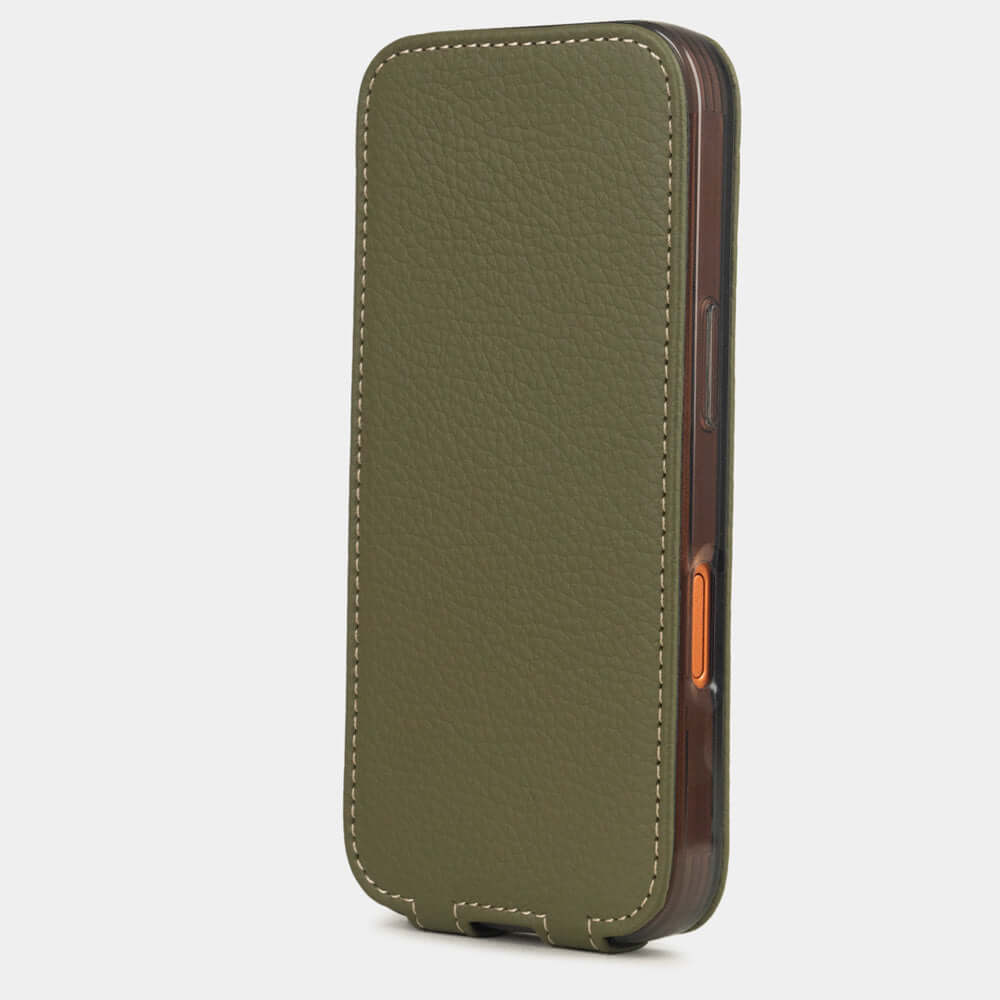 Green Calfskin Case iPhone 17 Pro Max– upright closed view highlighting the magnetic front cover fully protecting the screen, elegant silhouette