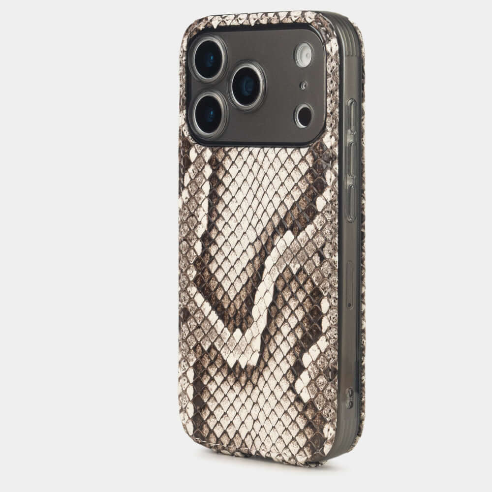 Natural Python Case iPhone 17 Pro Max silver - view from camera side and how the lenses are efficiently protected