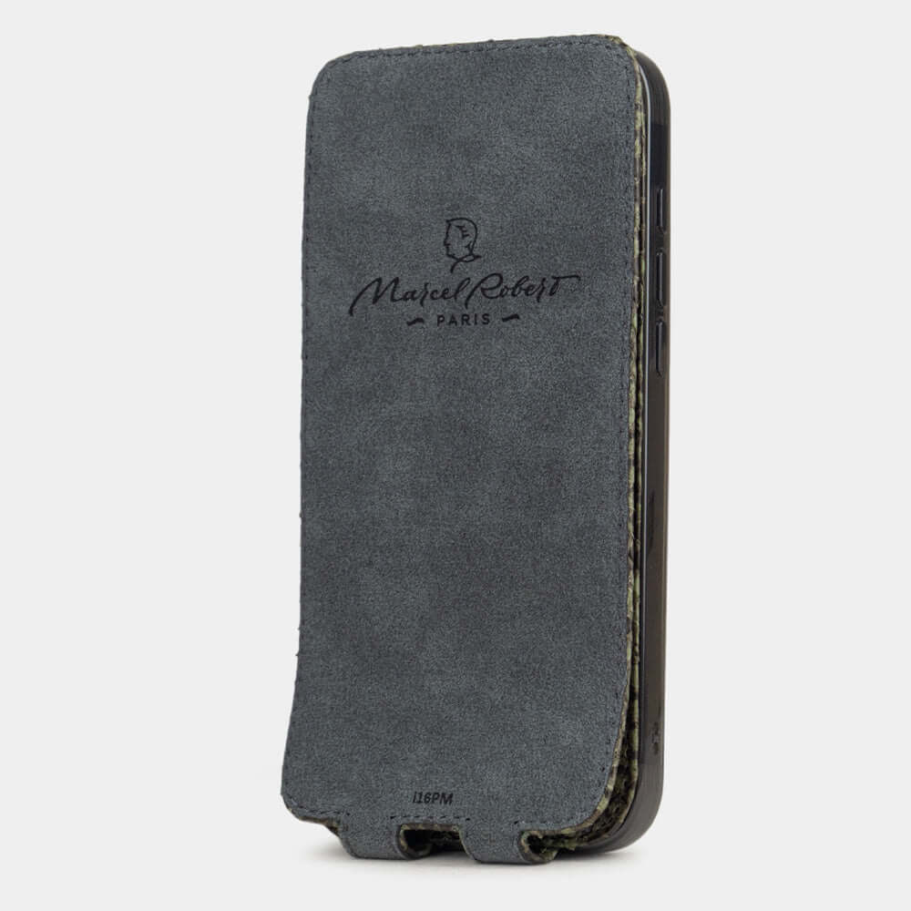 Green Python Case iPhone 17 Pro - interior view showing grey Alcantara lining with magnetic closure, designed to clean and protect the screen