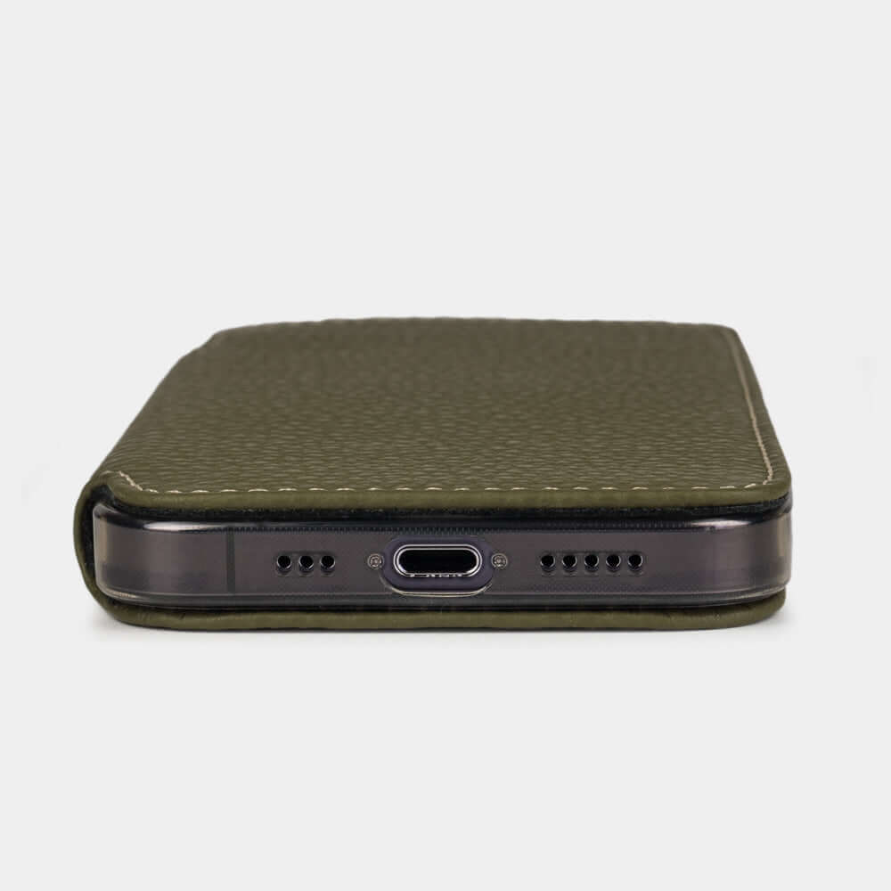 iPhone 17e & 16e calfskin folio wallet case green – flat view showing the slimness of the design, the USB-C port opening and a luxurious edge finish