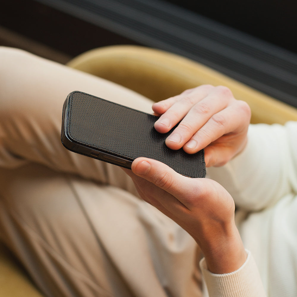 coque iPhone 13 pro lézard noir