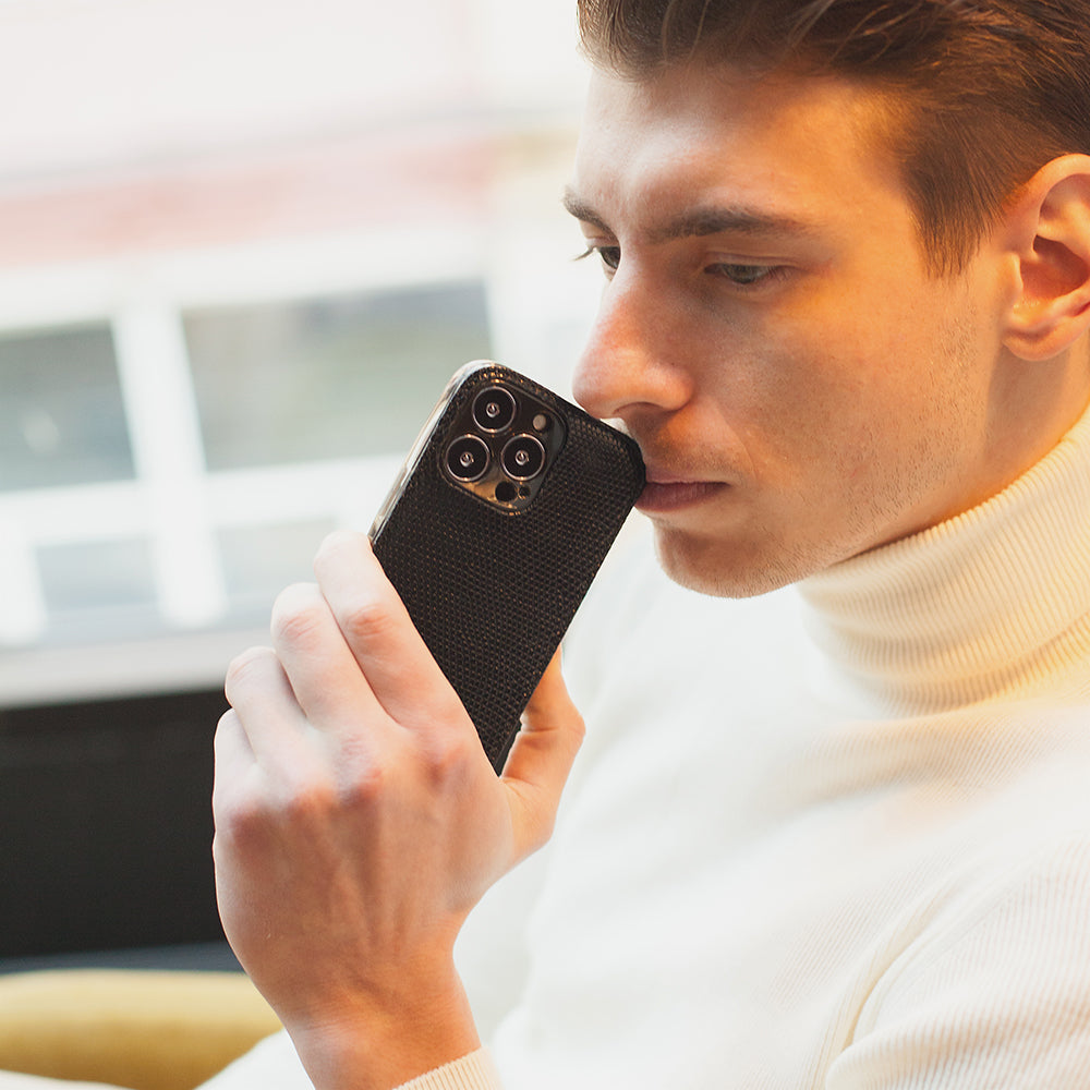 coque iPhone 13 pro lézard noir