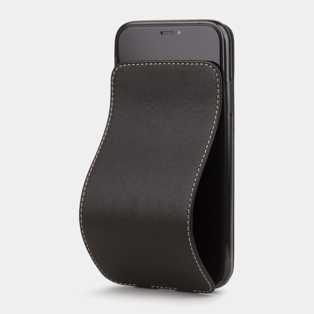 coque iPhone 11 marron