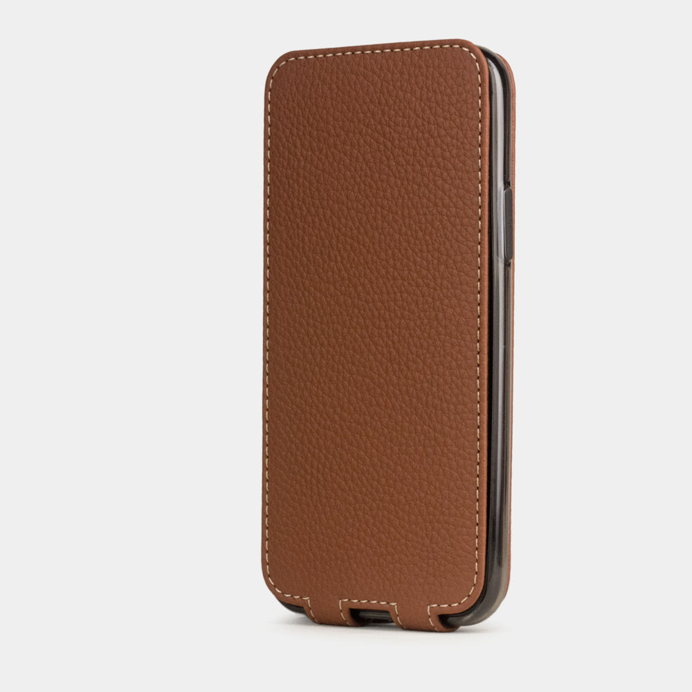 Custodia iPhone 11 Pro Max pelle di vitello caramello — cover a ribalta magnetica fatta a mano Marcel Robert