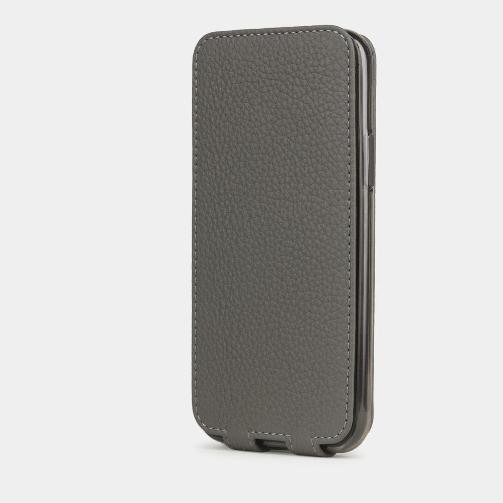 Custodia iPhone 11 Pro Max pelle di vitello grigio siderale — cover a ribalta magnetica fatta a mano Marcel Robert