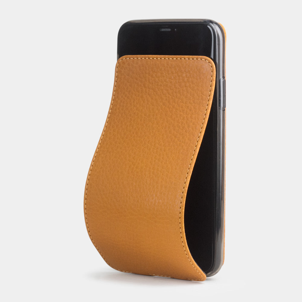 Custodia iPhone 11 Pro Max pelle di vitello ocra — cover a ribalta magnetica fatta a mano Marcel Robert