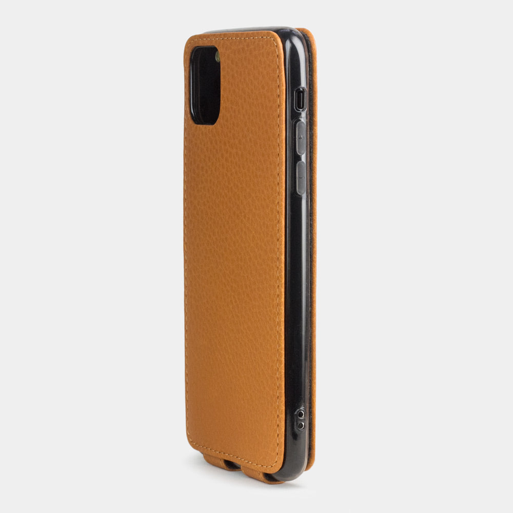 Custodia iPhone 11 Pro Max pelle di vitello ocra — cover a ribalta magnetica fatta a mano Marcel Robert