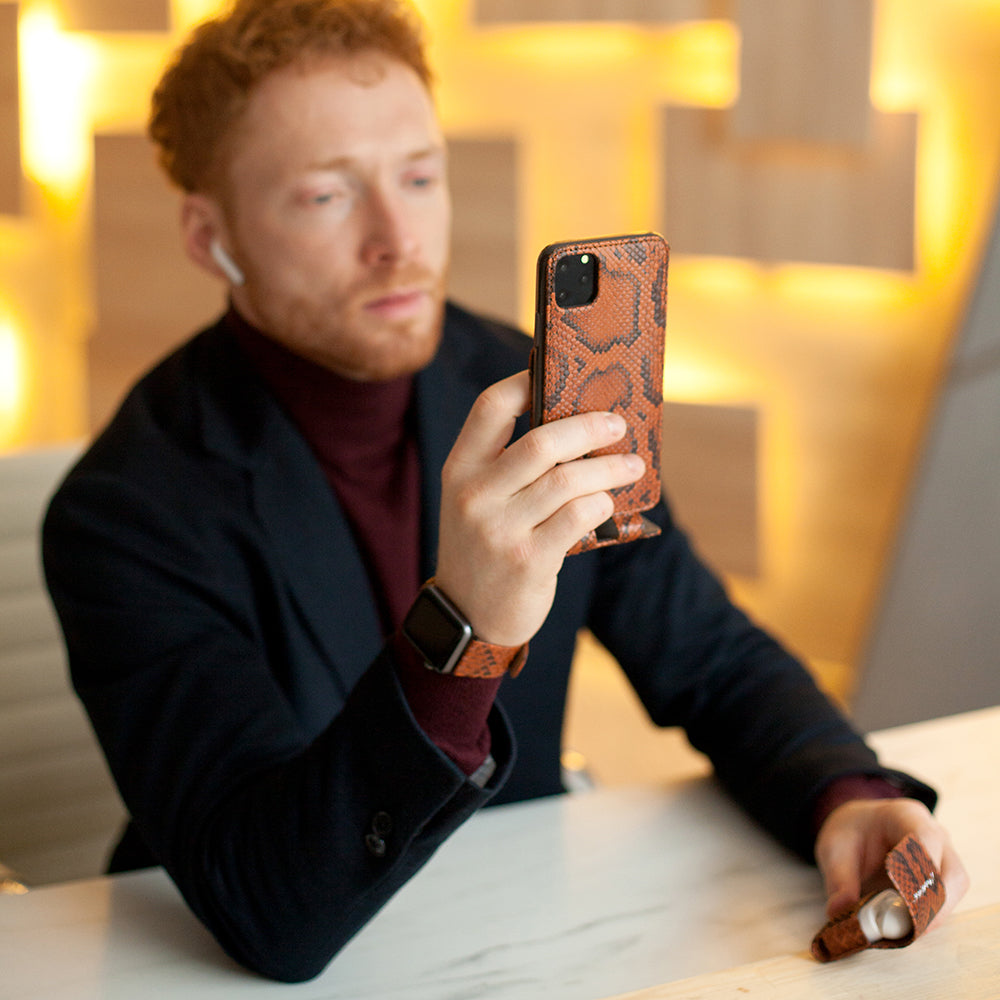 coque iPhone 11 pro max python gold