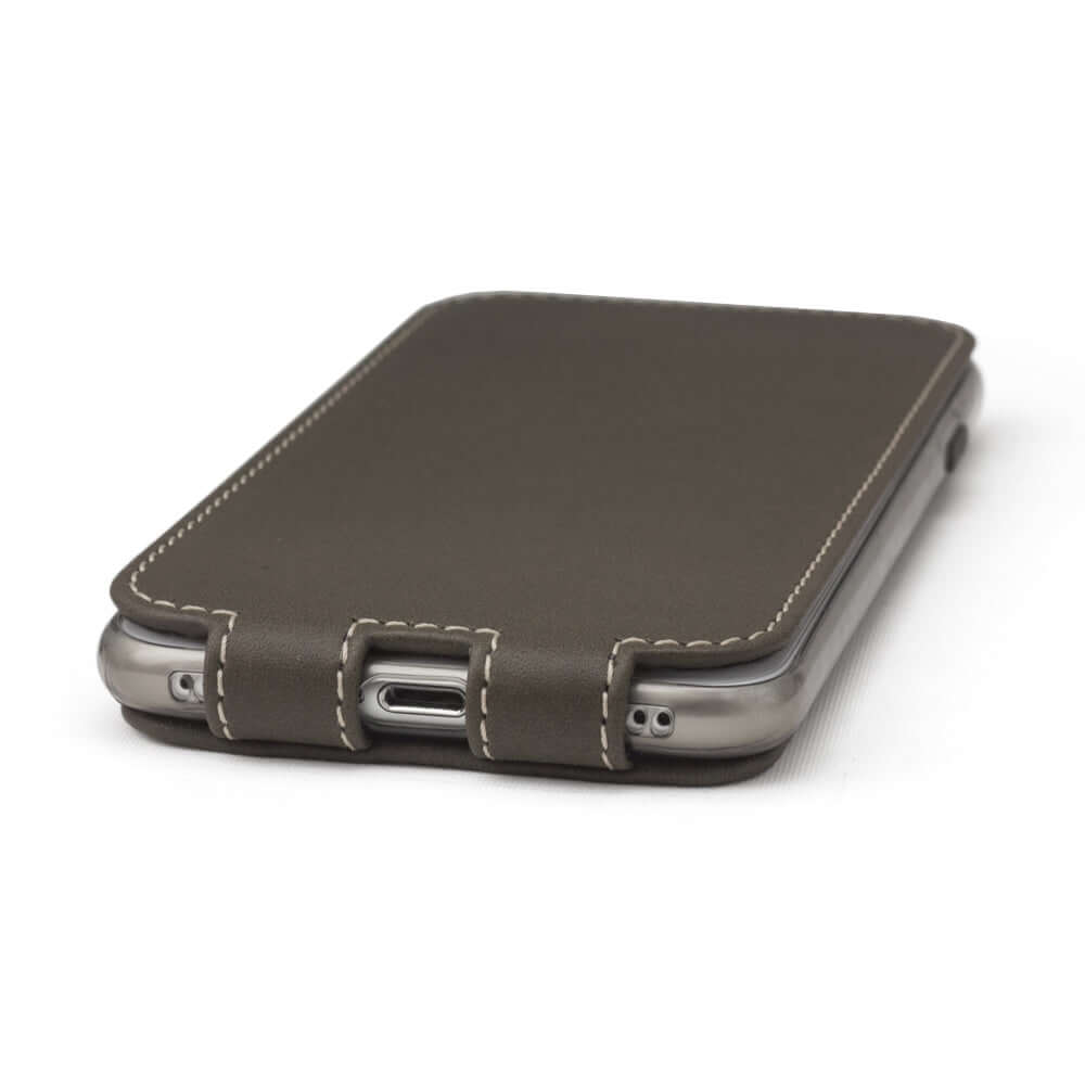 Premium Leather Case iPhone SE Khaki Green | Marcel Robert - 4