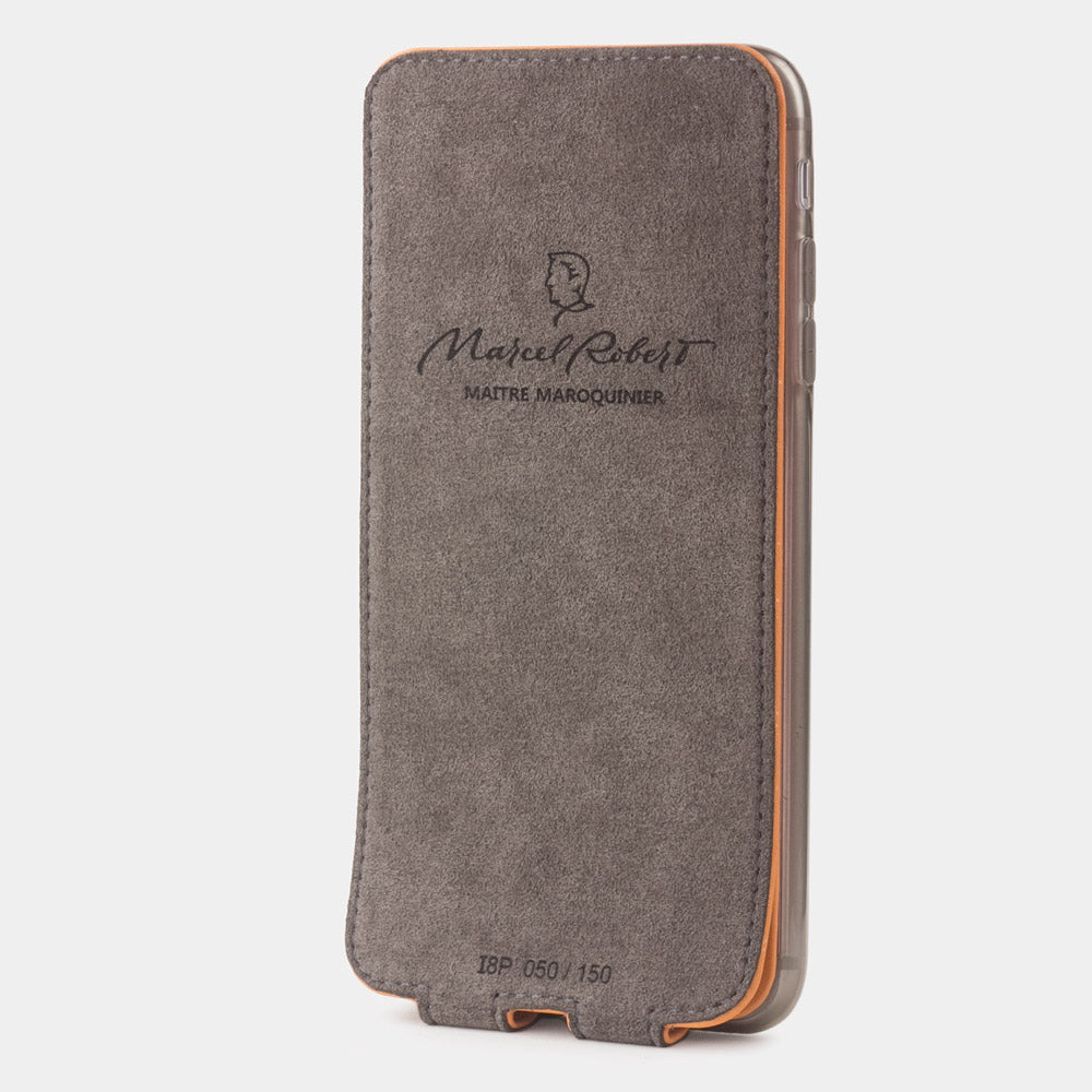 Lederen hoesje Oker voor iPhone SE - binnenaanzicht met de echte Alcantara-voering, ontworpen om het scherm te reinigen en te beschermen