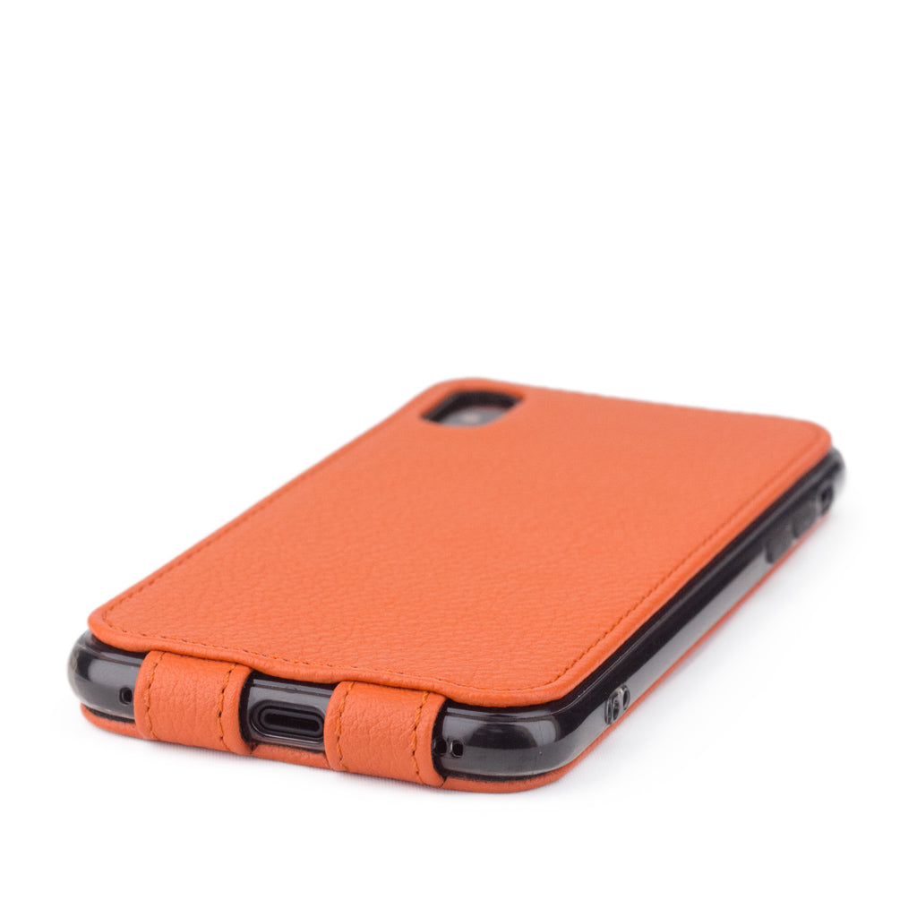 leren hoesje oranje voor iPhone XS Max - achteraanzicht met de camera-uitsparing & effectief beschermde lens