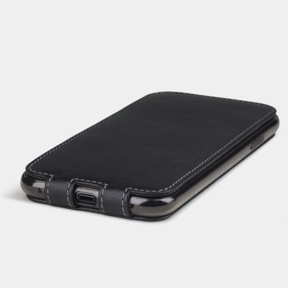 Calf Leather Case iPhone XR Black | Marcel Robert - 5