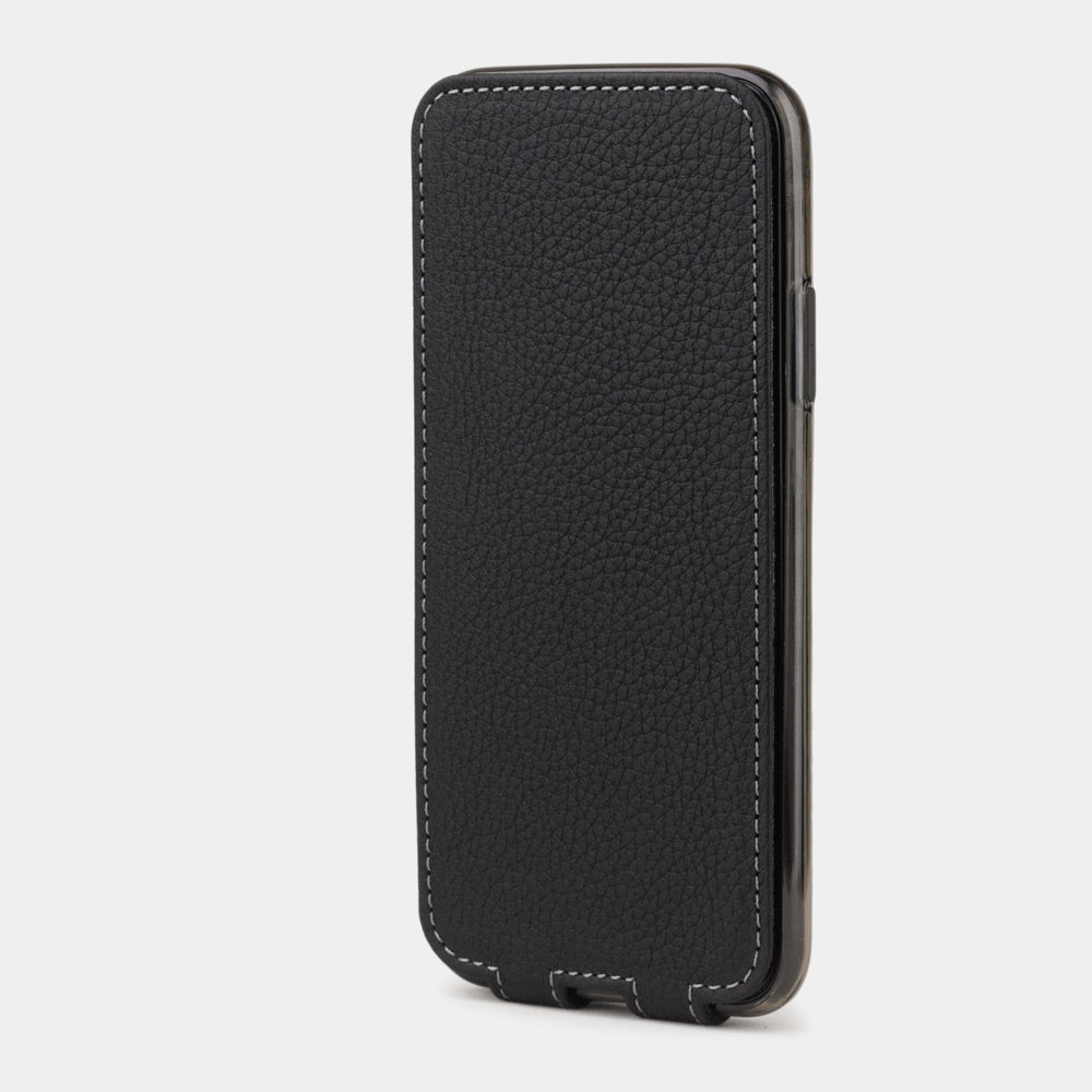 Leren flip-hoesje mat zwart voor iPhone XS Max - vooraanzicht van de gesloten klep