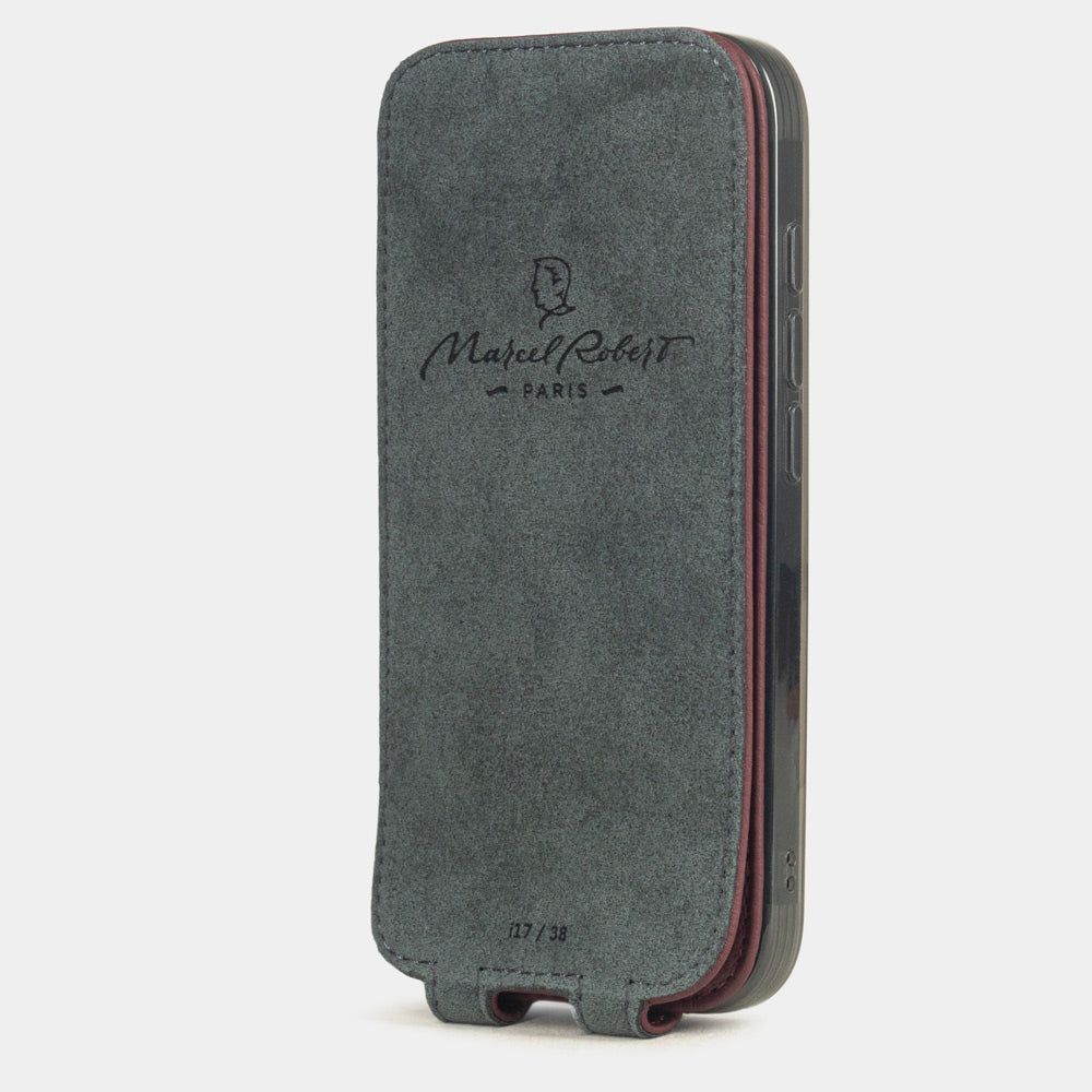 bordeaux leather flip case iPhone 17 - interior view showing grey Alcantara lining with magnetic closure, designed to clean and protect the screen