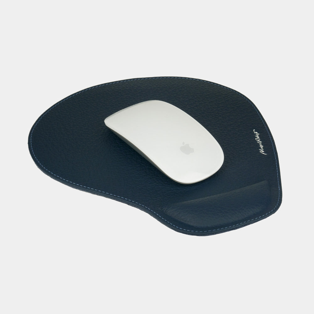 Tappetino mouse in pelle blu con poggiapolsi, mouse bianco sul vitello a grana