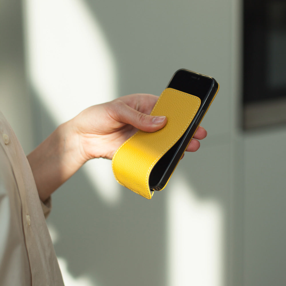 Premium Leather Case iPhone 13 Yellow | Marcel Robert - 6