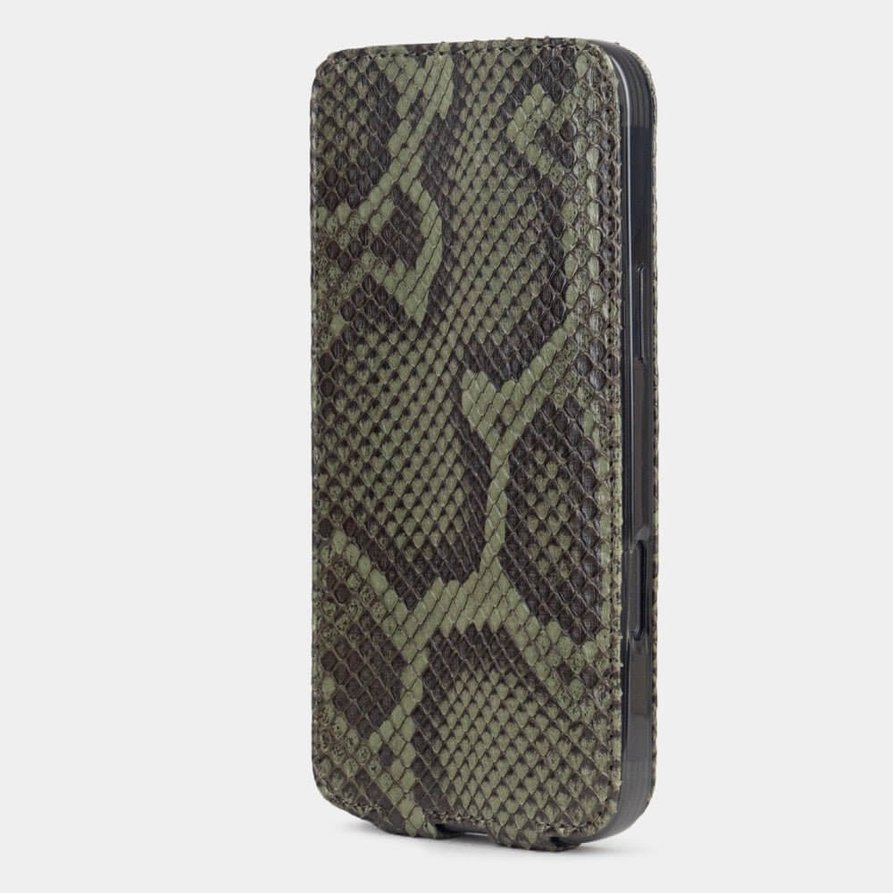 Green Python Flip Case iPhone 16 Pro Max – upright closed view highlighting the magnetic front cover fully protecting the screen, elegant silhouette