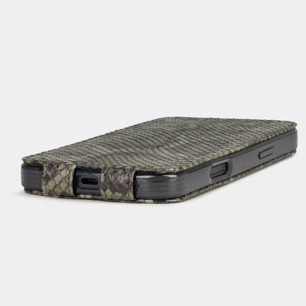 Green Python Leather Protection Case iPhone 16 Pro | Marcel Robert - 7