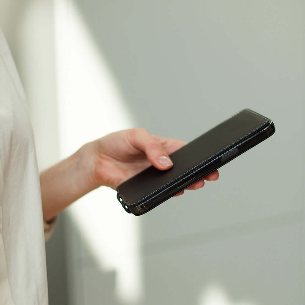 Premium Leather Case iPhone 13 Pro Max Black | Marcel Robert - 4