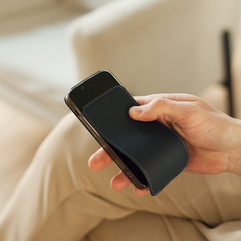 Elegant Black Leather Case iPhone 14 Plus | Marcel Robert - 0