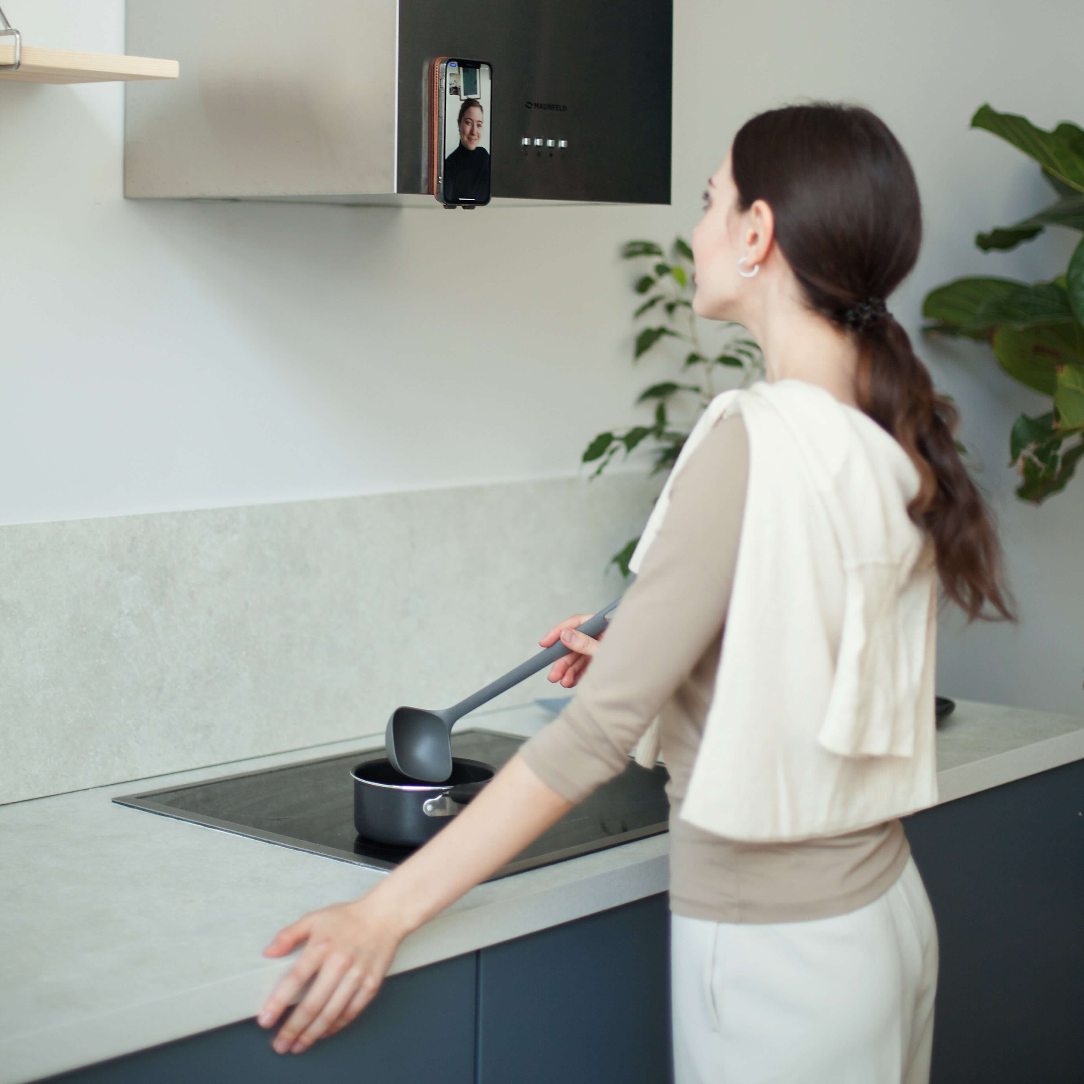 case iPhone 12 Pro ostrich fuchsia | Marcel Robert