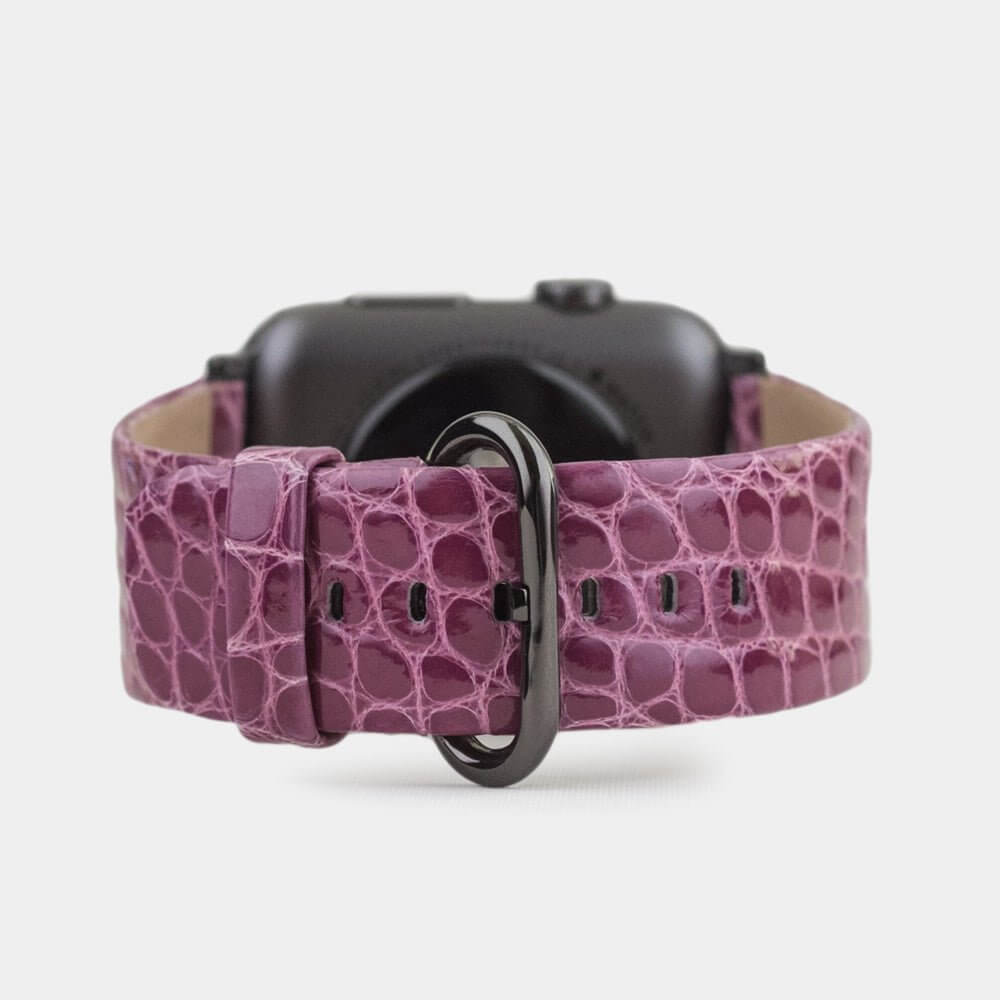 Correa para el Apple Watch 45/46 mm de piel de aligátor brillante en morado, con adaptadores y hebilla negros | vista principal