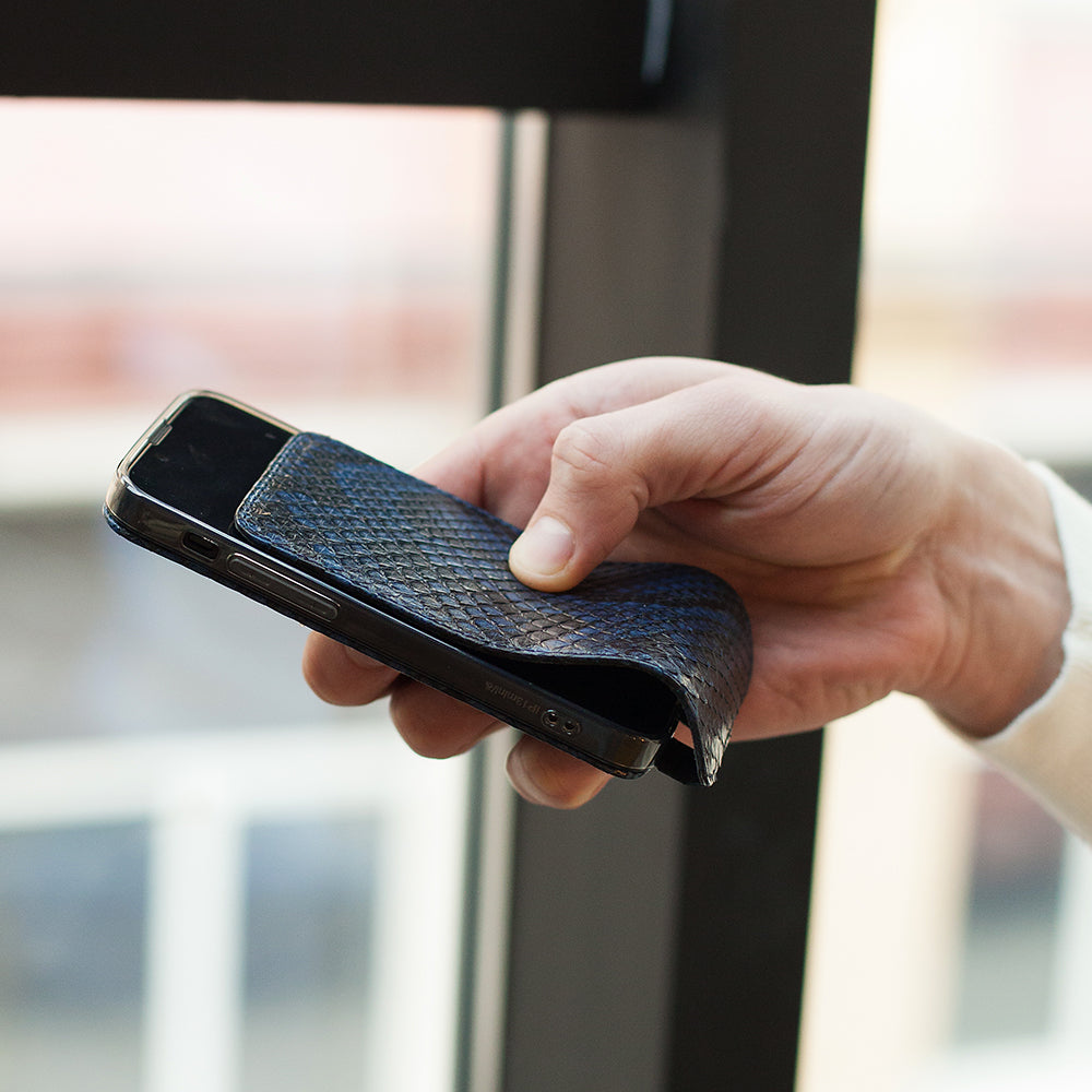 iPhone 15 Pro Max Handyhülle Pythonleder Blau