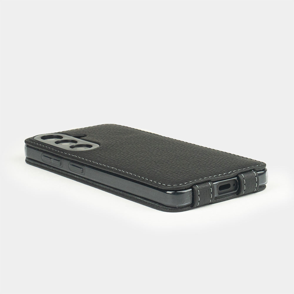 black calfskin flip case Samsung Galaxy S26 & S26 Plus - flat side view displaying ultra-thin handcrafted design, USB-C port opening and precise edge finishing