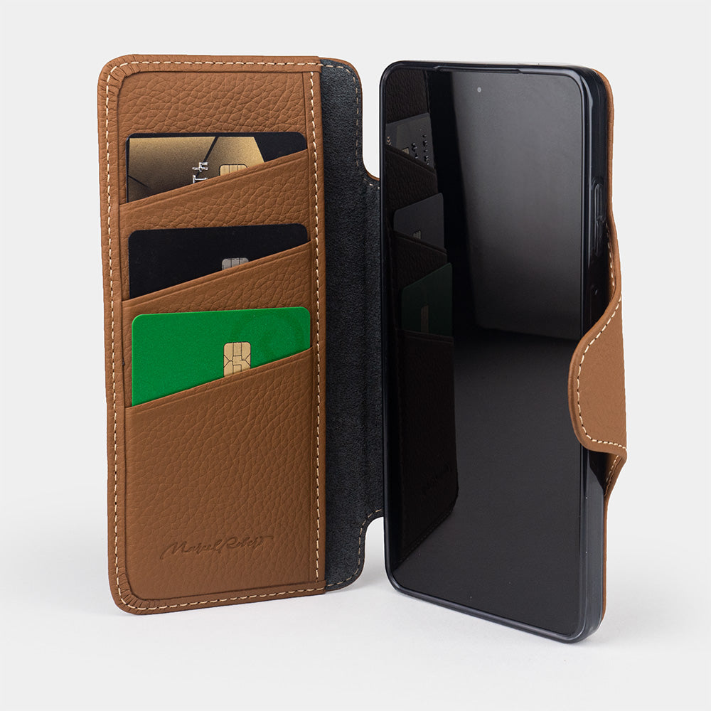 gold leather Samsung S26 Ultra wallet cardholder case view of the inside with 3 credit cards