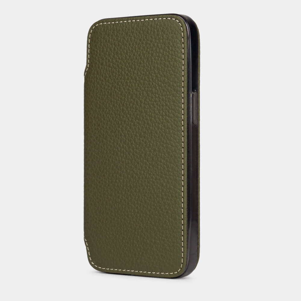 green Calfskin Wallet Case iPhone 17 Air – upright closed view highlighting the magnetic front cover fully protecting the screen, elegant silhouette