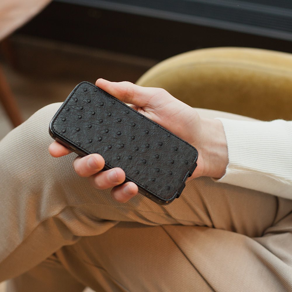 Ostrich Leather Case iPhone 13 Pro Max Black | Marcel Robert - 8