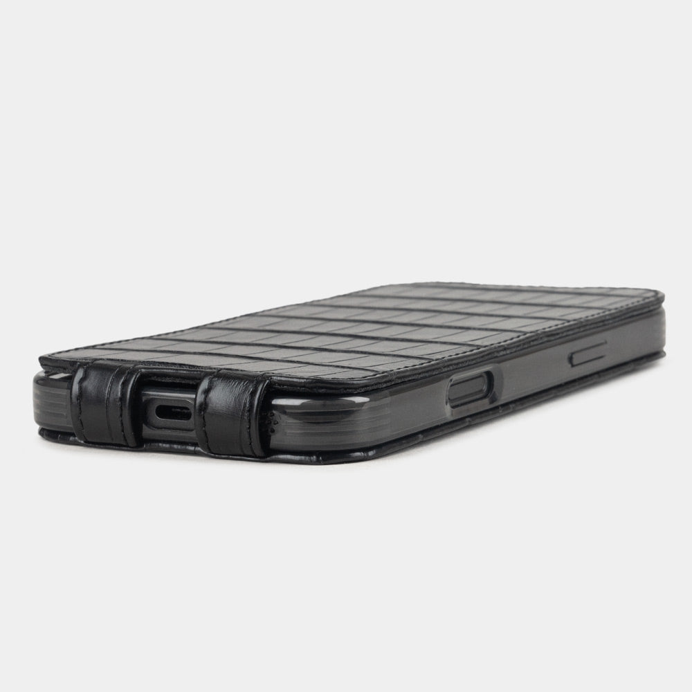 alligator black case iPhone 17 Pro Max manufactured by Marcel Robert – flat view showing its ultra thickness and USB-C port opening