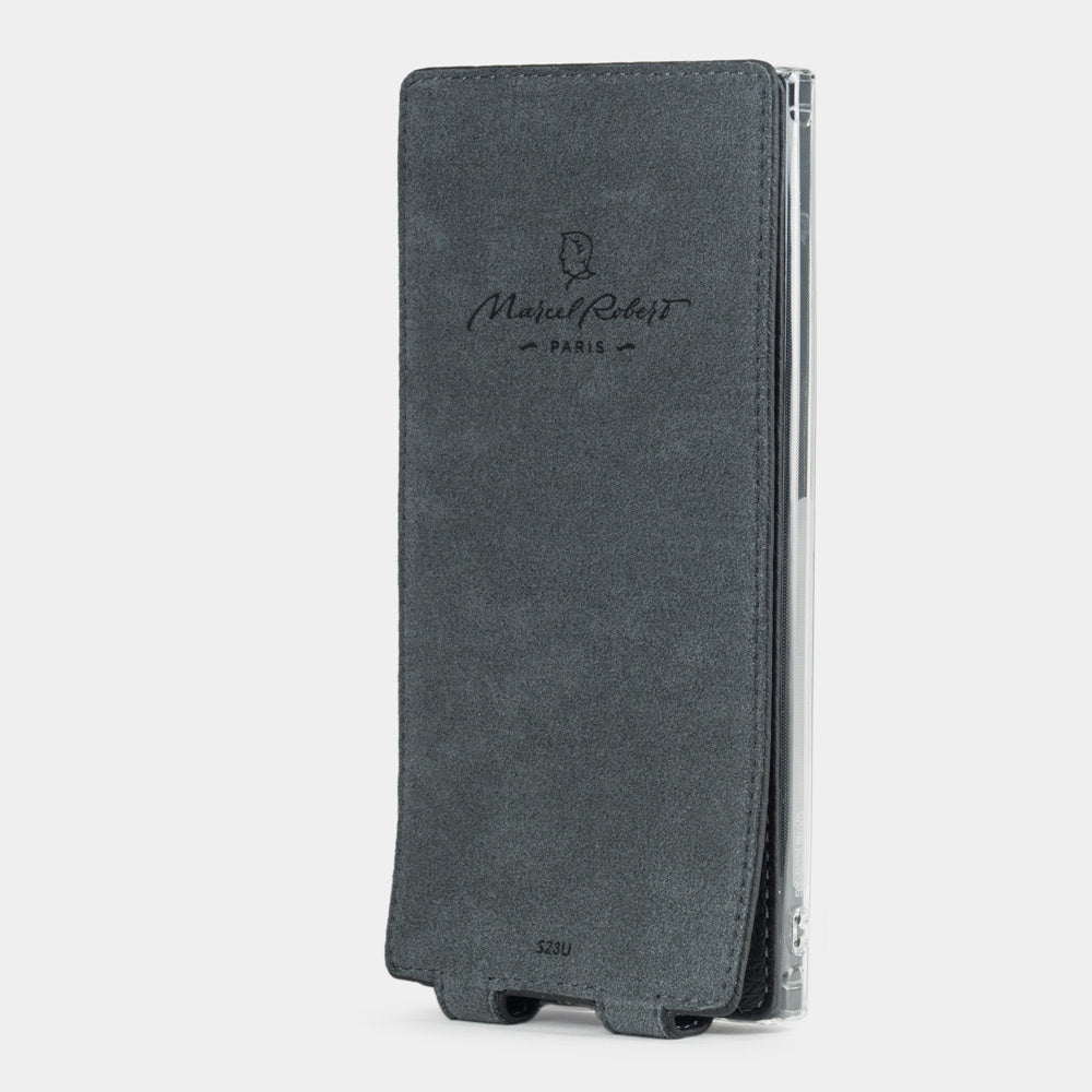 Interior de la funda de piel flip Samsung S23 Ultra negra, forro Alcantara con logo Marcel Robert Paris grabado