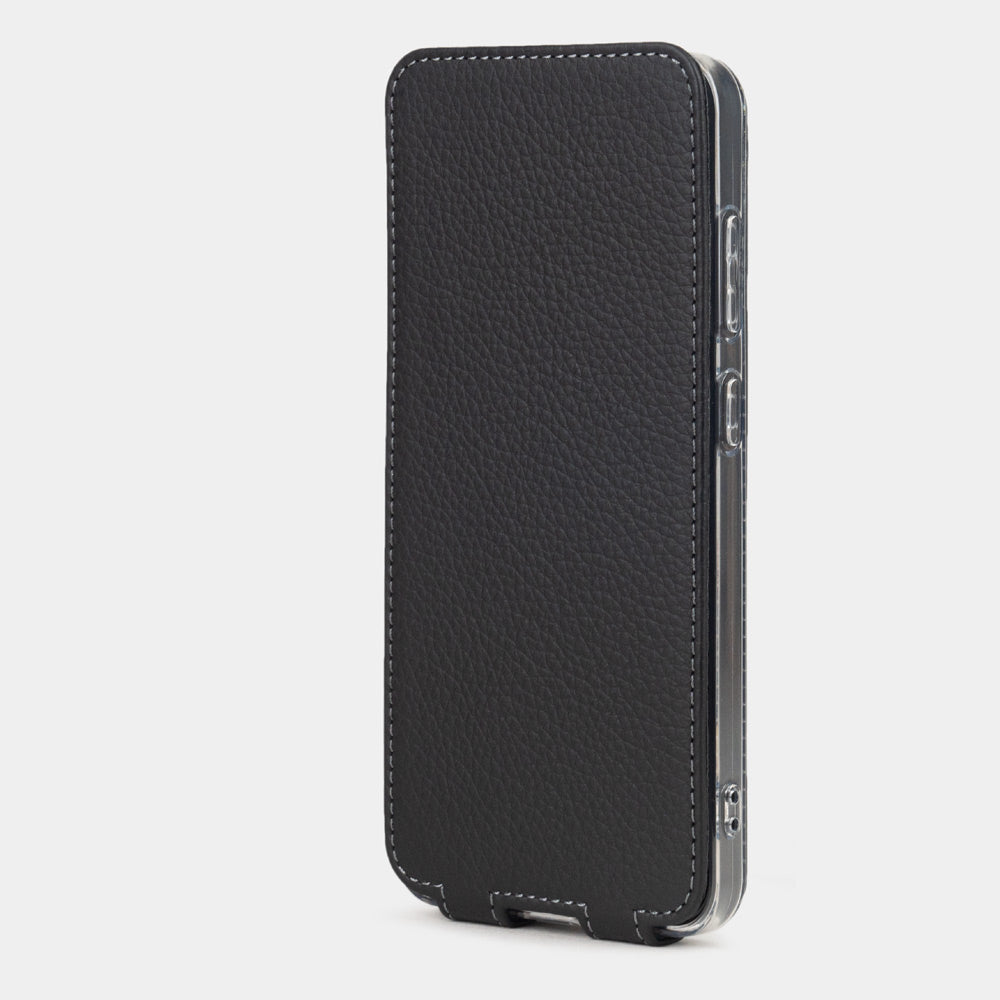 Samsung S24 Plus Lederhülle in schwarzem Kalbsleder, patentierte Magnetklappe flach geschlossen — Vorderansicht