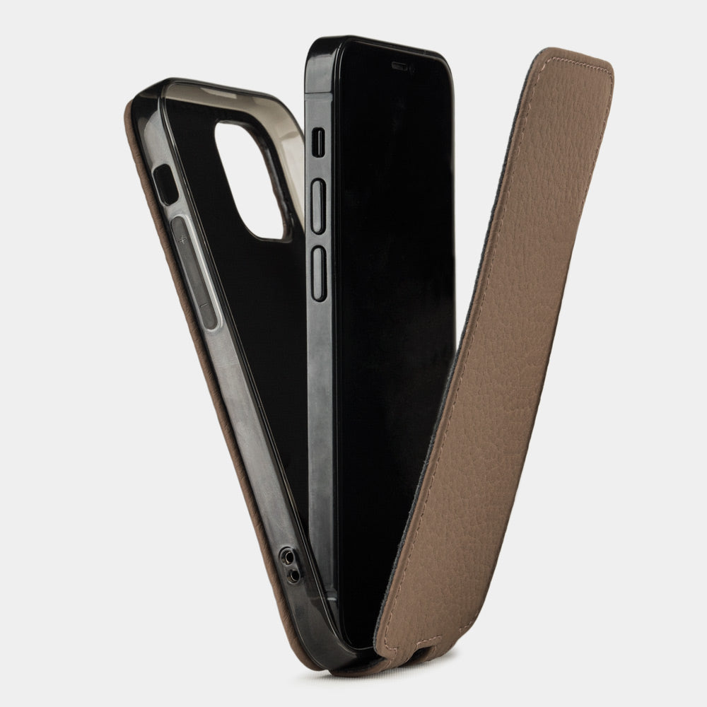 custodia iPhone 12 Pro Max in pelle di vitello caffè — cover a ribalta magnetica fatta a mano Marcel Robert