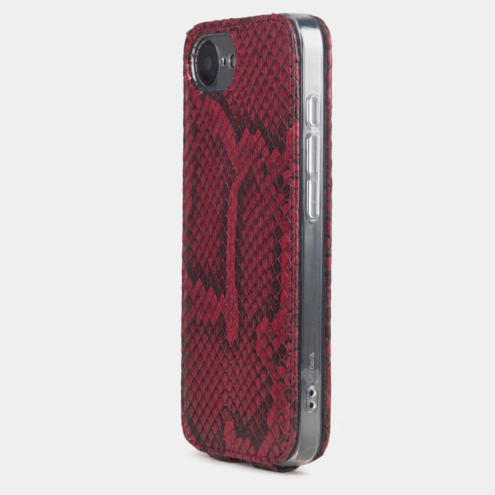 Bordeaux Python Case iPhone 16e - view from camera side and how the lenses are efficiently protected
