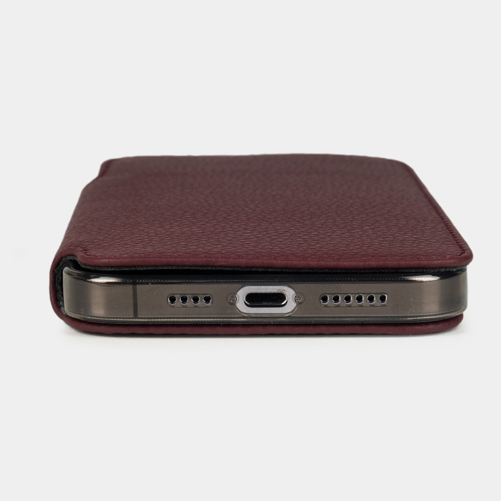 folio case iPhone 17 calfskin leather manufactured by Marcel Robert – flat view showing its ultra thickness and USB-C port opening