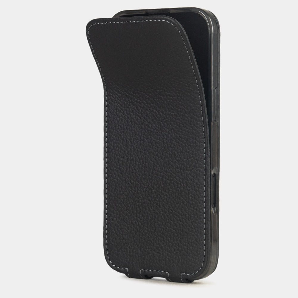 black leather case iPhone 17 Air – phone flip case with textured quill pattern, flexible front cover folding back to protect the smartphone scree