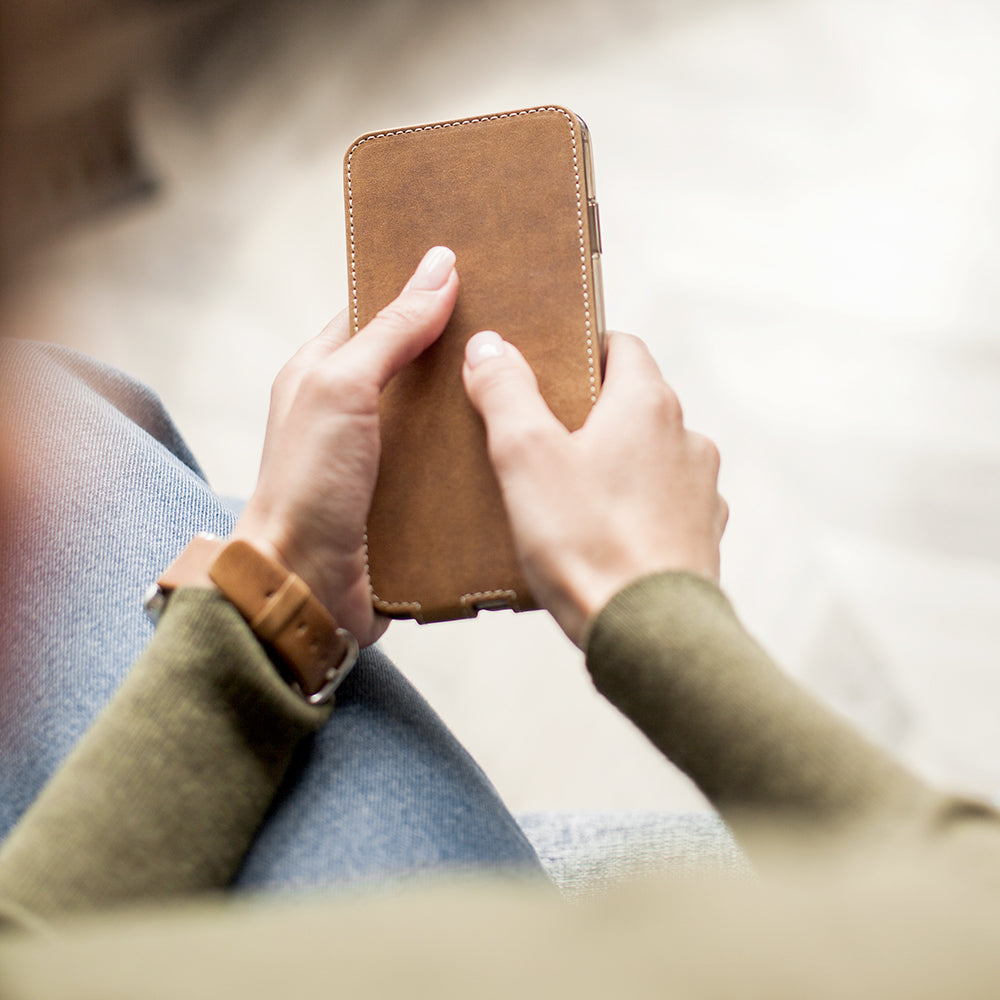 Custodia iPhone 11 Pro Max pelle di vitello cuoio vintage — cover a ribalta magnetica fatta a mano Marcel Robert