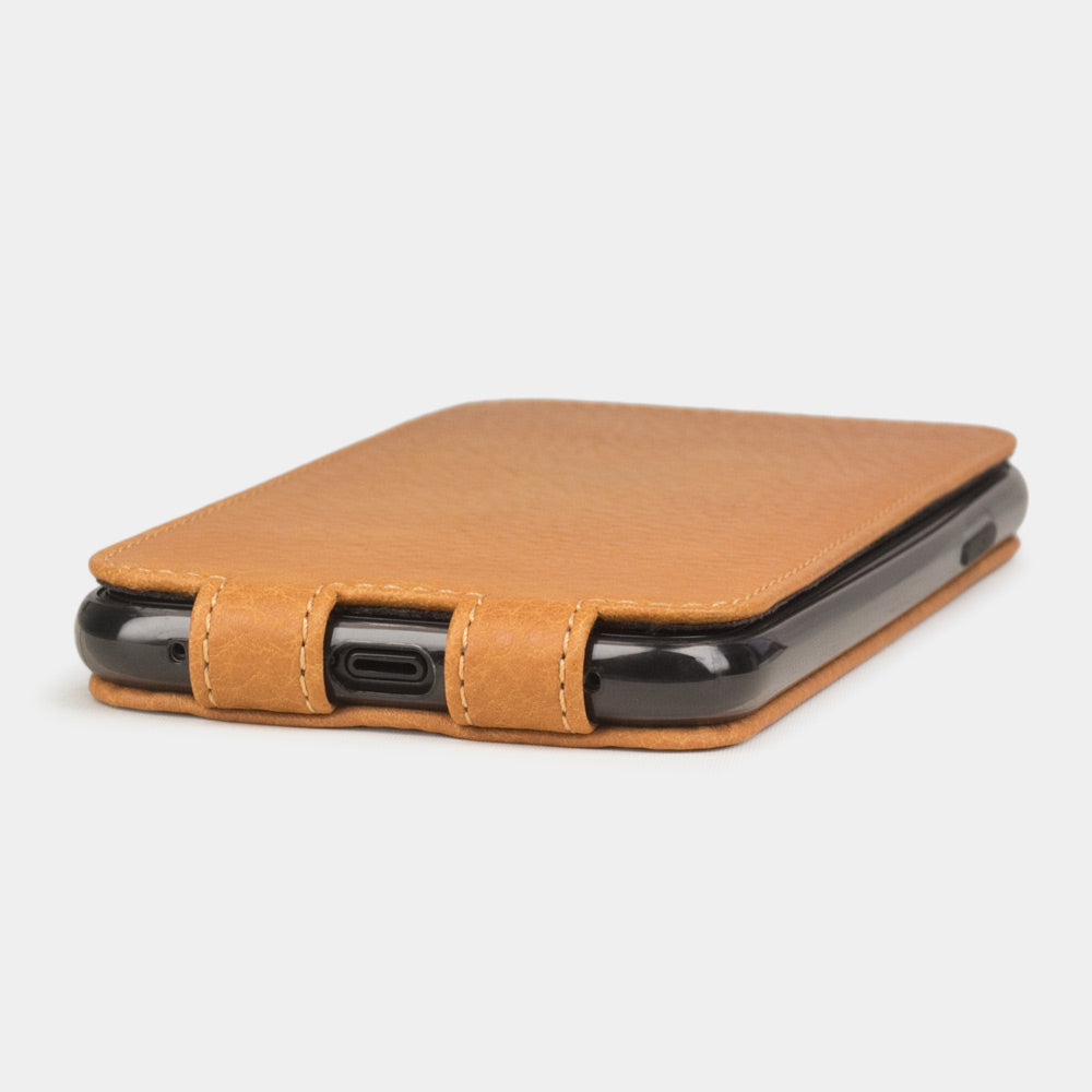 case iPhone 11 ocker | Marcel Robert